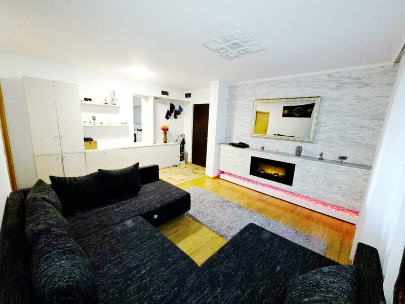 Tineretului, Oraselul Copiilor, apartament 4 camere 92 mp, parter.